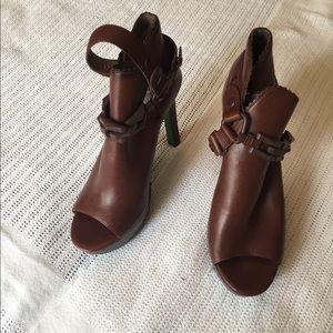 Ankle boots brown